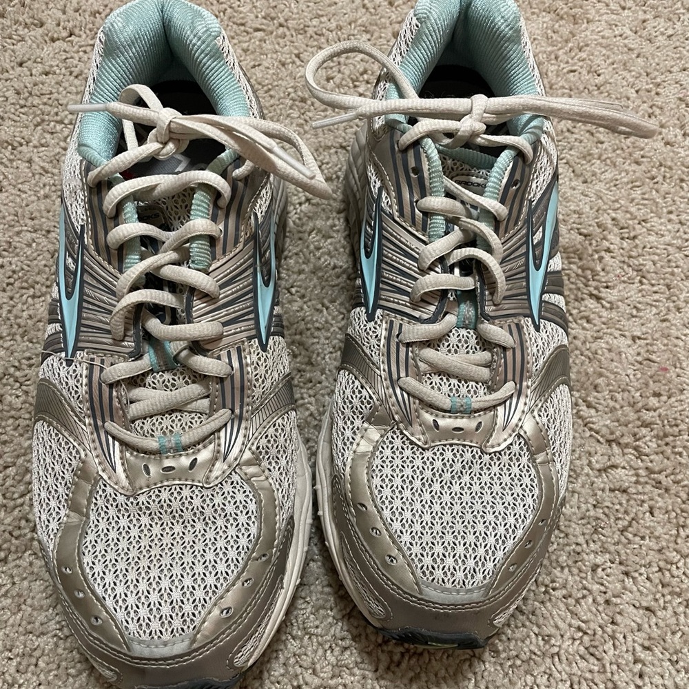 Brooks Ariel Women’s Size 11.5